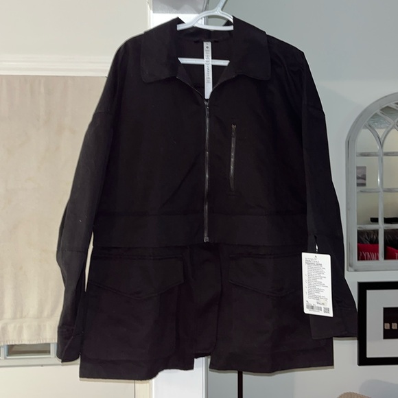 lululemon athletica Jackets & Blazers - NWT Size XL Lululemon Black Glyde 2 in 1 adaptable jacket